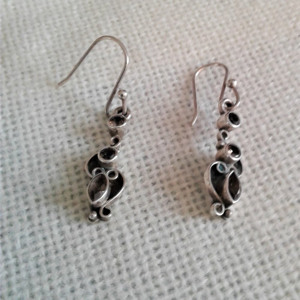 Silver metal and garnet hook earings